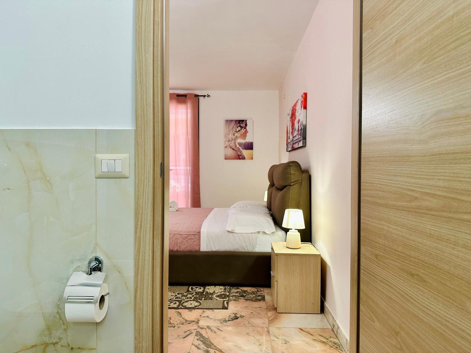 Unique Rooms In Centro Citta Bagno Privato E Climatizzatore Ragusa Buitenkant foto