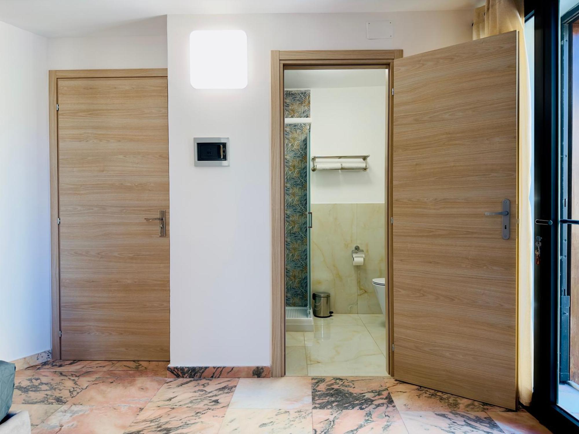 Unique Rooms In Centro Citta Bagno Privato E Climatizzatore Ragusa Buitenkant foto