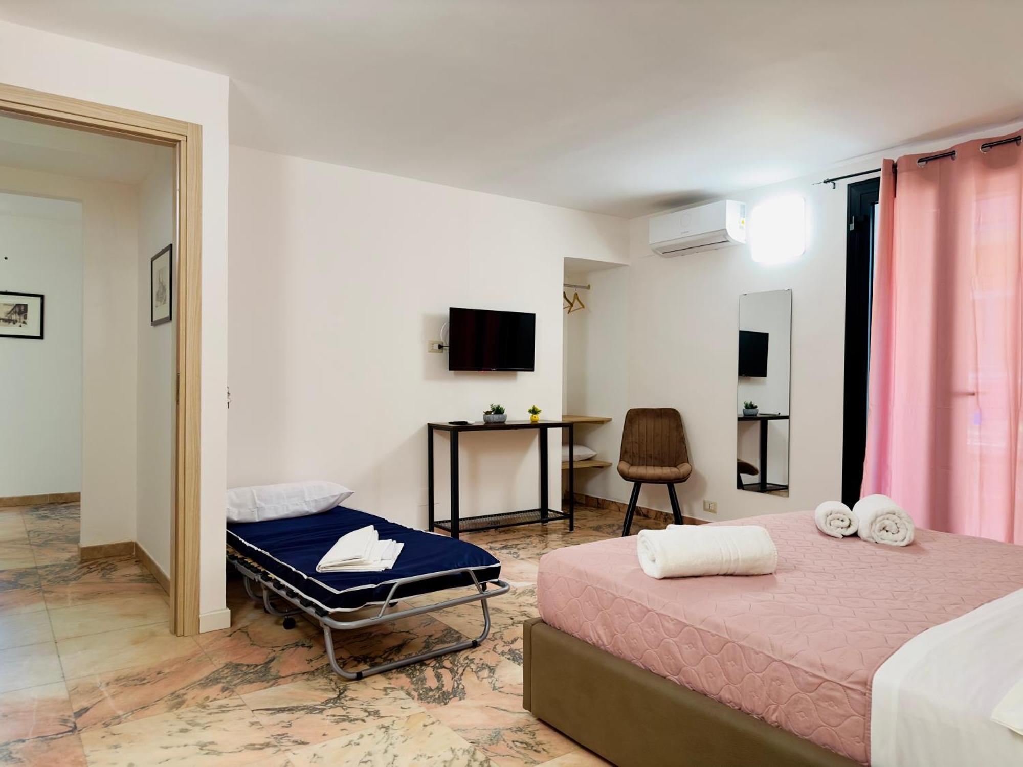 Unique Rooms In Centro Citta Bagno Privato E Climatizzatore Ragusa Buitenkant foto